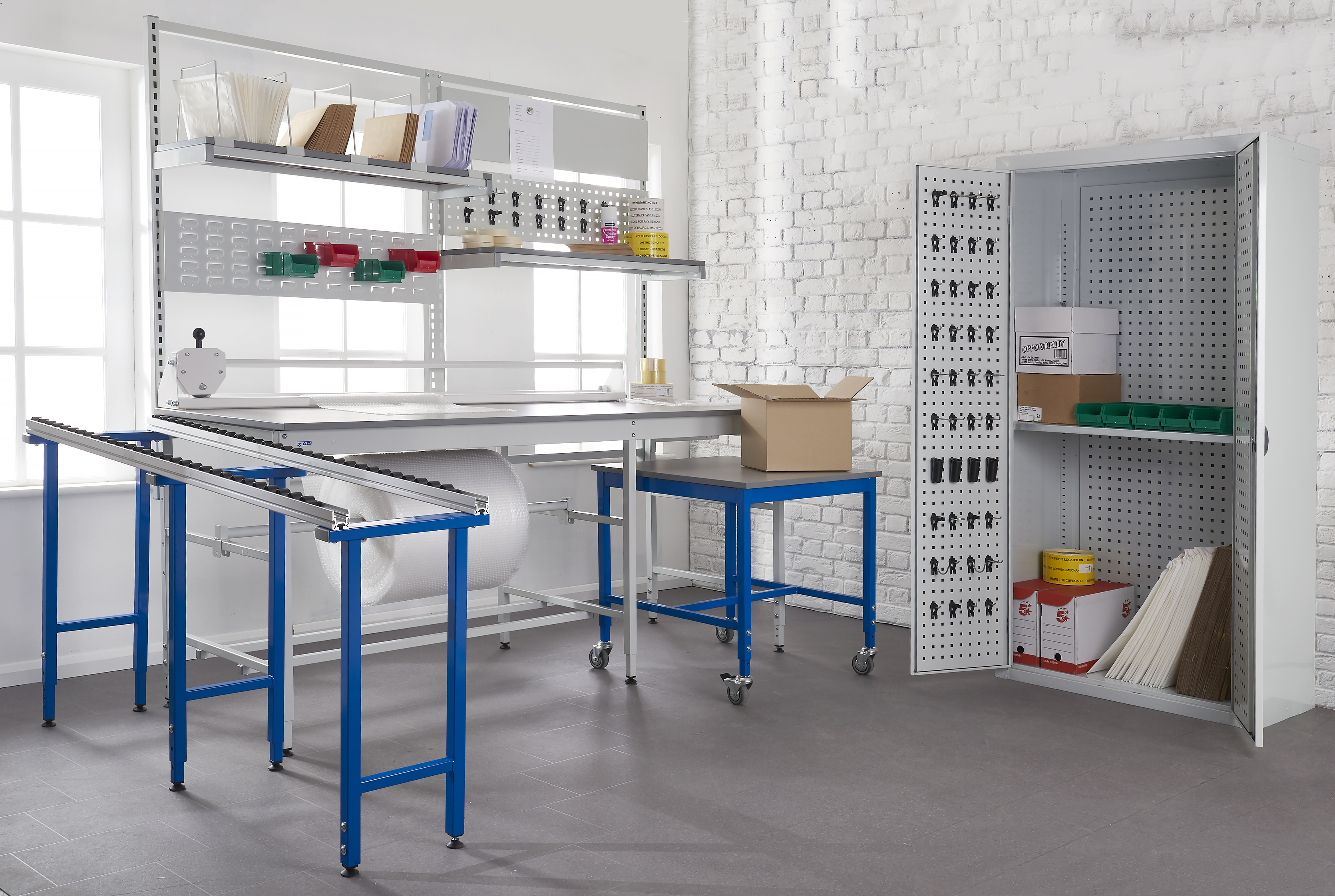QMP PakTek Workbench System